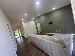 12411 SW 110th South Canal St Rd in Miami, FL - Building Photo - Building Photo