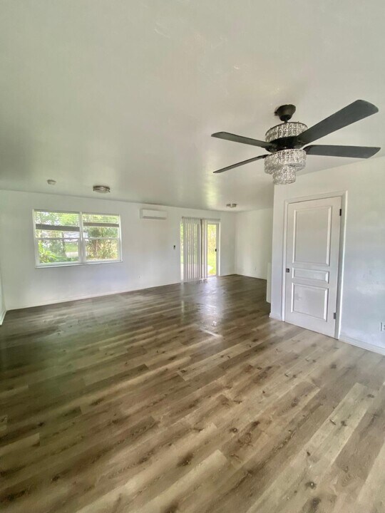 2076 7th Ave SW in Vero Beach, FL - Building Photo