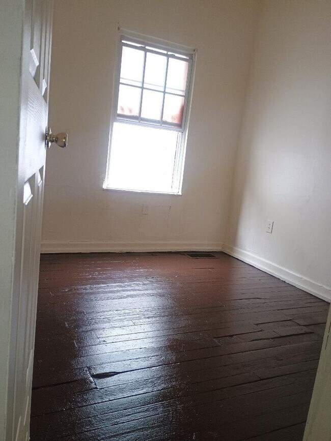 2704 W McMicken Ave in Cincinnati, OH - Building Photo - Building Photo
