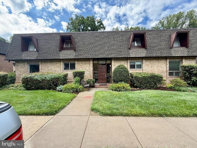 property at 11606 Vantage Hill Rd