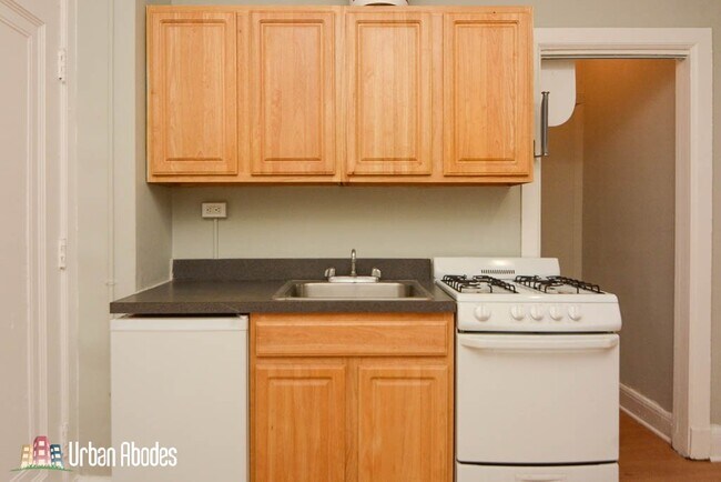 3835 N Fremont St, Unit J08W in Chicago, IL - Building Photo - Building Photo