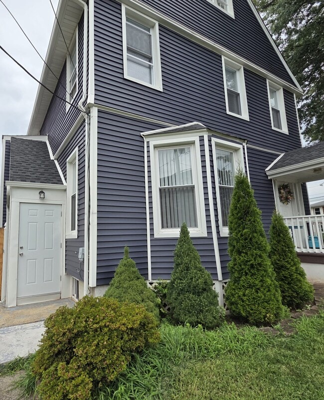 1444 Esterbrook Ave, Unit B