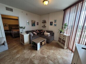 2600 SW 27th Ave in Miami, FL - Building Photo - Building Photo