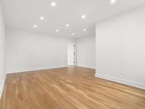 32-86-86 33rd St in Queens, NY - Building Photo - Building Photo