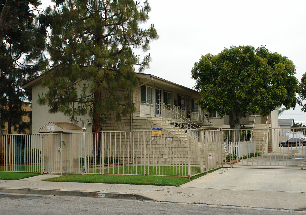 1920 Wallace Ave in Costa Mesa, CA - Building Photo