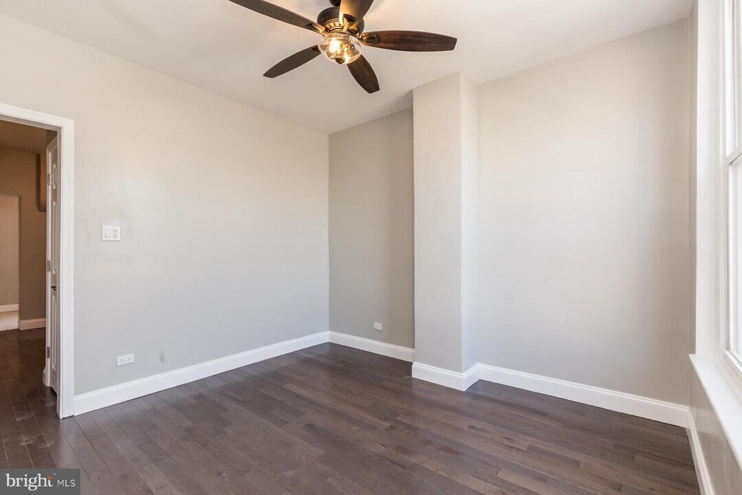 1837 E Harold St Photo