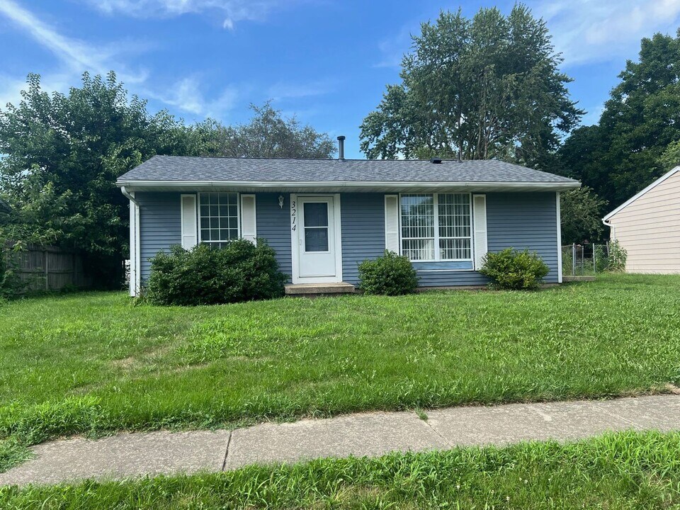 3214 York Dr in Champaign, IL - Building Photo