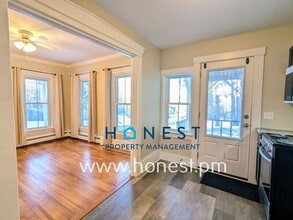 18 Warren St in Hallowell, ME - Building Photo - Building Photo