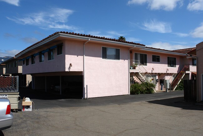 345 Mathilda Dr in Goleta, CA - Building Photo - Building Photo