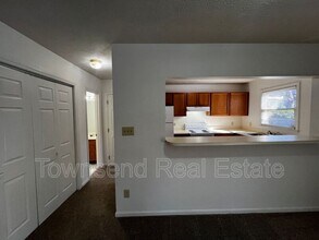 1051 Ancestry Dr in Fayetteville, NC - Building Photo - Building Photo