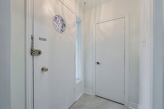 7 Sylla Ave in Toronto, ON - Building Photo - Building Photo