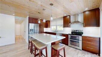 4566 Sierra Dr in Honolulu, HI - Building Photo