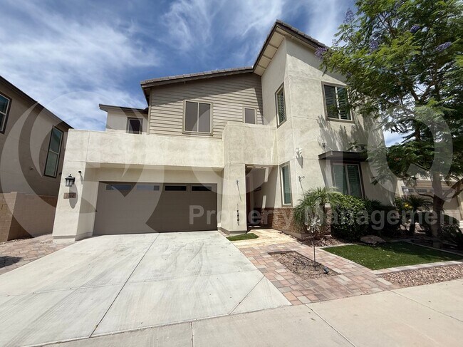 property at 3080 S Jasmine Dr