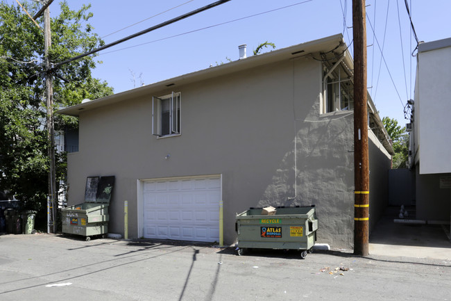 2710 O St in Sacramento, CA - Foto de edificio - Building Photo