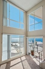 565 Esplanade in Redondo Beach, CA - Foto de edificio - Building Photo