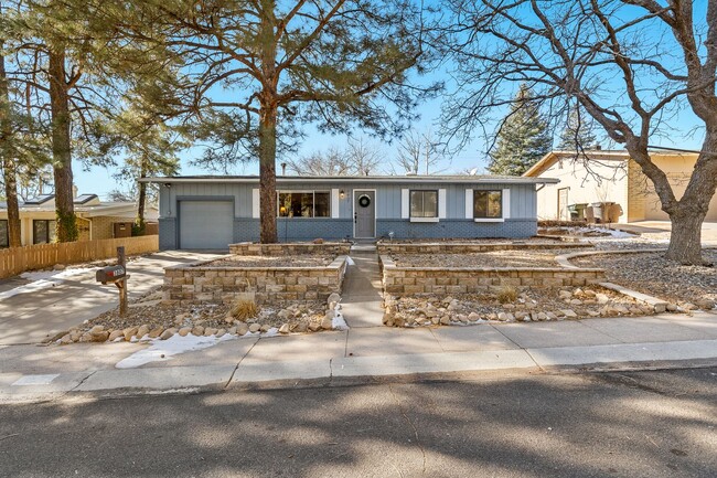 3807 N Swiss Rd in Flagstaff, AZ - Foto de edificio - Building Photo