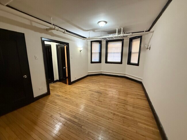 2111 Grove Ave in Berwyn, IL - Building Photo - Building Photo