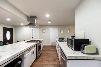 1707 Deerfield Dr in Austin, TX - Building Photo - Building Photo