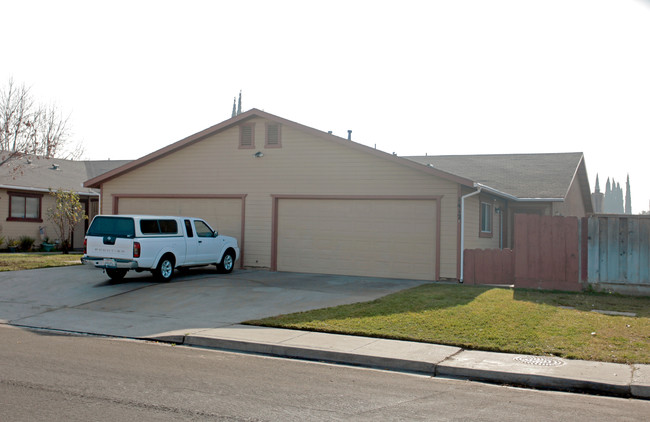 1412 Pecos Ave in Modesto, CA - Building Photo - Building Photo