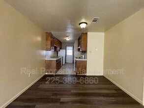 10642 Stanley Aubin Ln in Baton Rouge, LA - Building Photo - Building Photo
