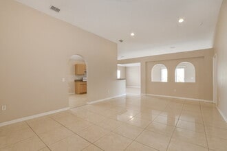 16041 Wilkinson Dr in Clermont, FL - Building Photo - Building Photo