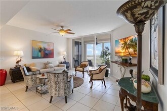 1001 Arbor Lake Dr in Naples, FL - Building Photo - Building Photo