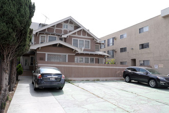 942 S Westmoreland Ave in Los Angeles, CA - Building Photo - Building Photo