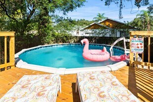 1104 E Louisiana Ave in Tampa, FL - Building Photo