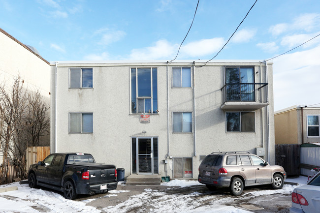 1121 37 St in Calgary, AB - Building Photo - Building Photo