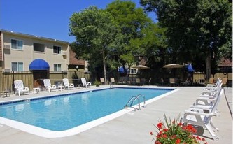 Courtyard Apartments