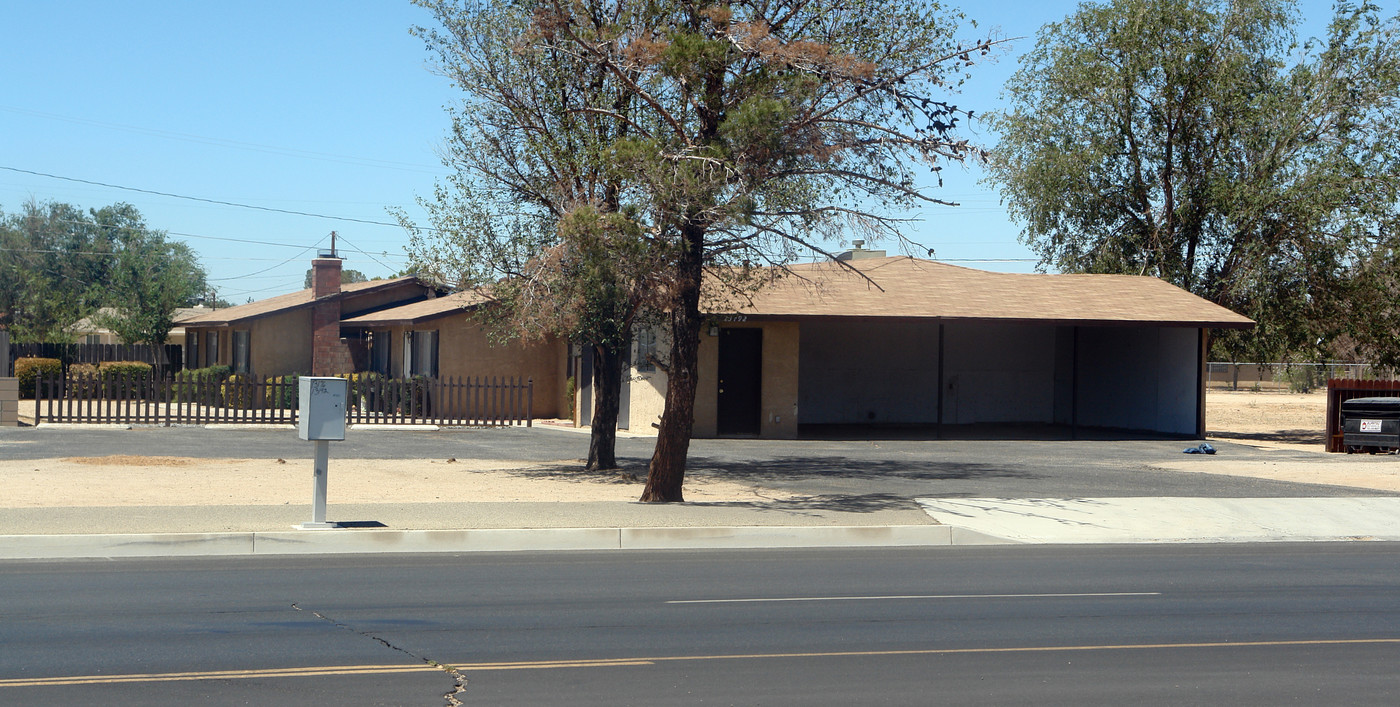 13192 Navajo Rd in Apple Valley, CA - Building Photo