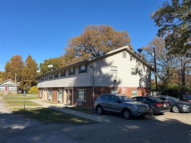 1389 W Galbraith Rd in Cincinnati, OH - Building Photo - Building Photo