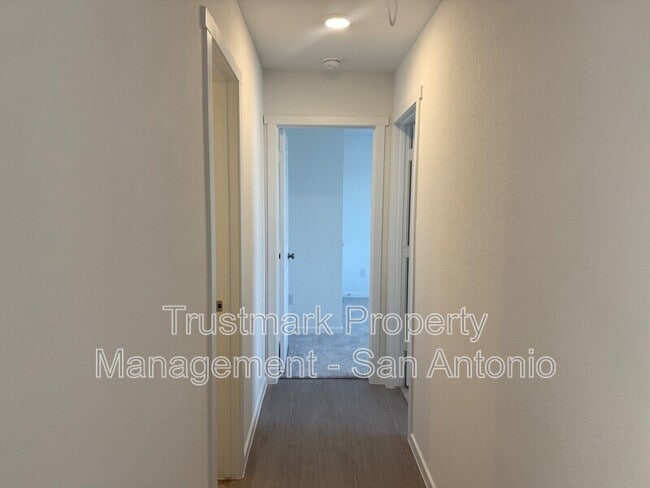 1527 Silver Crk in New Braunfels, TX - Building Photo - Building Photo