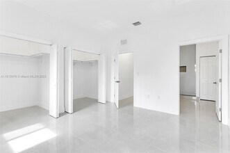 785 SW 7th Ave in Hallandale Beach, FL - Foto de edificio - Building Photo