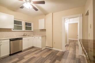 37914 2nd St in Willoughby, OH - Foto de edificio - Building Photo