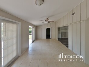 3036 Regatta Dr in Sarasota, FL - Foto de edificio - Building Photo