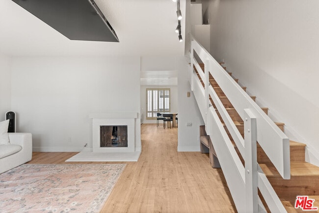 621 California Ave in Santa Monica, CA - Building Photo - Building Photo