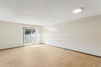 2337 N Rutland Ct in Wichita, KS - Building Photo - Building Photo