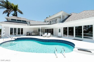 3135 Fort Charles Dr in Naples, FL - Building Photo - Building Photo