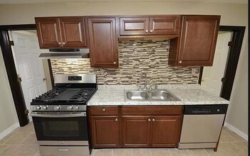5016 Charles St in Philadelphia, PA - Building Photo - Building Photo