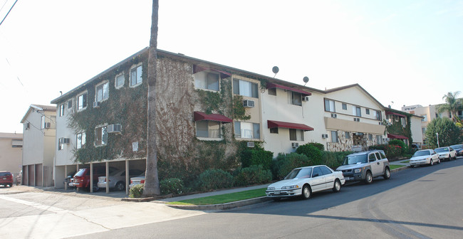 Murietta Courtyard in Sherman Oaks, CA - Building Photo - Building Photo