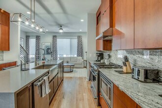 1122 Argyle Ave in Nashville, TN - Foto de edificio - Building Photo