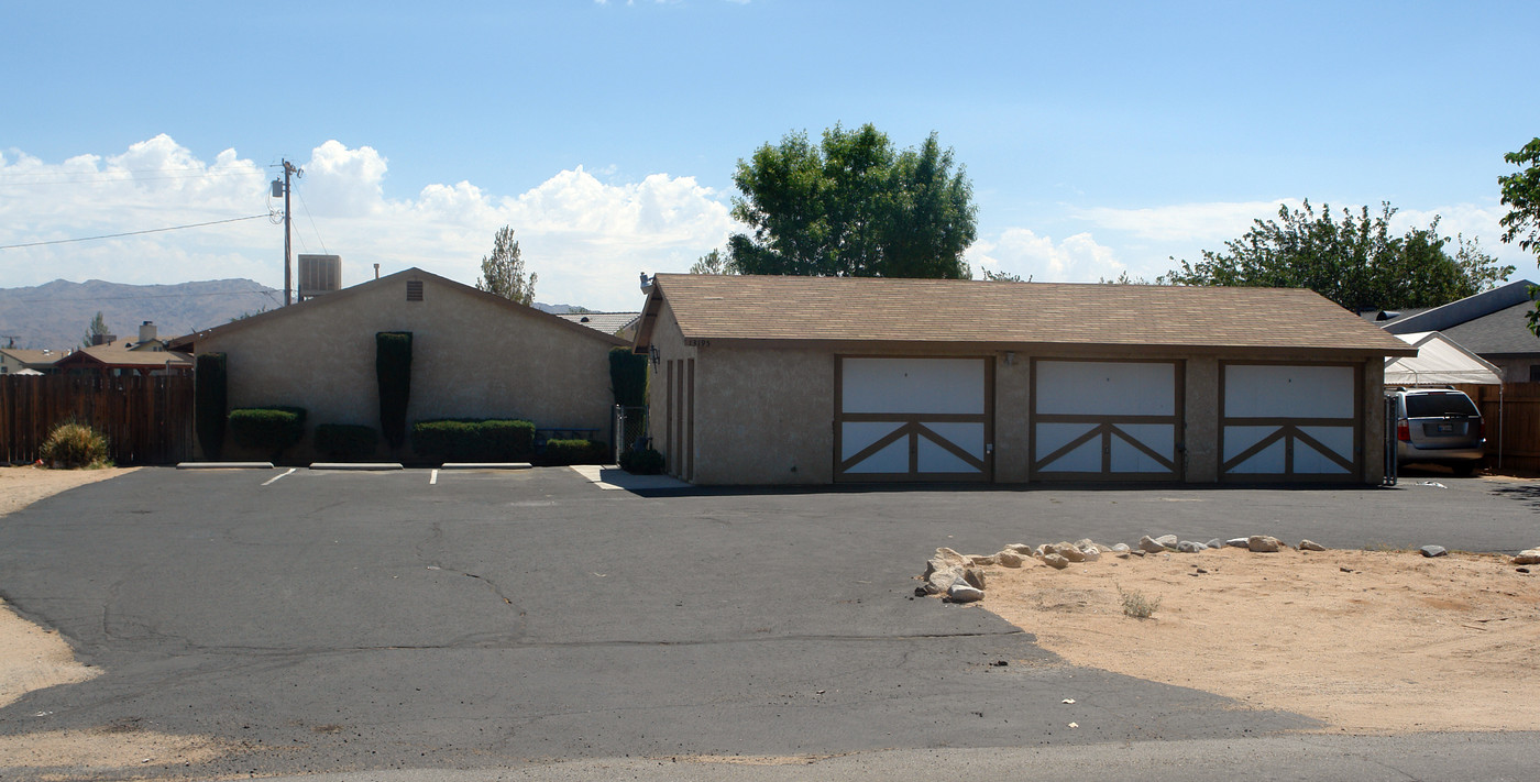 13195 Mohawk Rd in Apple Valley, CA - Building Photo