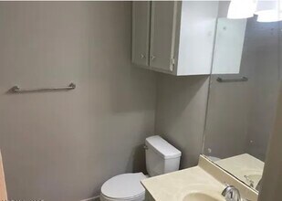 2437B River Oaks Blvd, Unit River Oaks Blvd in Jackson, MS - Building Photo - Building Photo