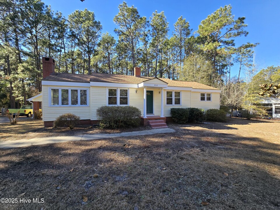 350 Crestview Rd in Southern Pines, NC - Building Photo