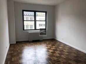 5 AVENUE in New York, NY - Foto de edificio - Building Photo