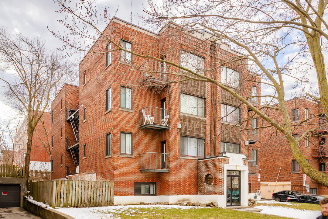 3740 De La Côte-Sainte-Catherine Ch in Montréal, QC - Building Photo