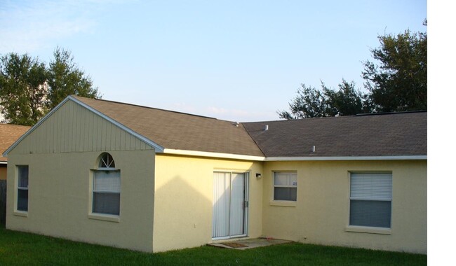 2123 New Victor Rd in Ocoee, FL - Building Photo - Building Photo