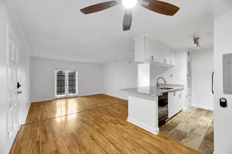 5304 W Kennedy Blvd in Tampa, FL - Building Photo - Building Photo