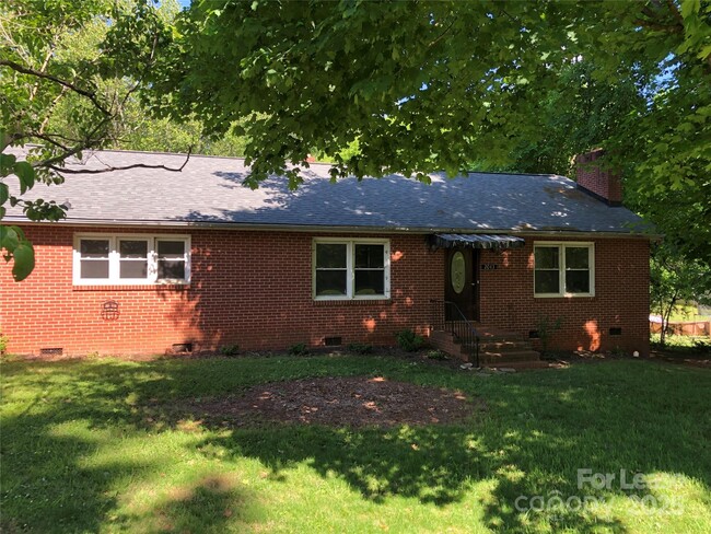 property at 2043 Dale Ave